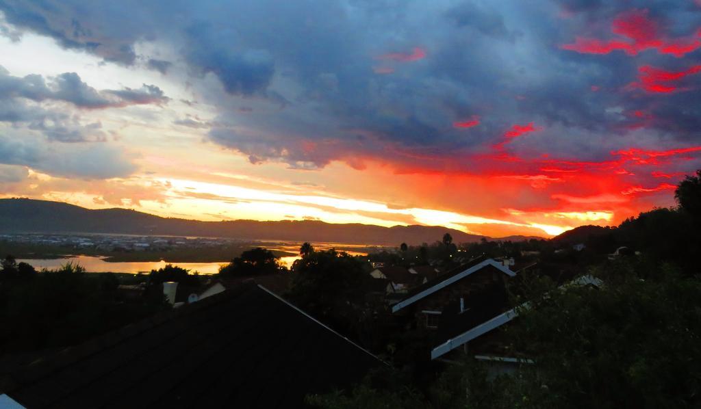Footprints Of Knysna Apartment ภายนอก รูปภาพ